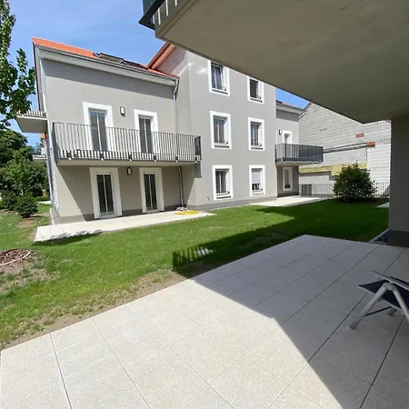 Апартаменты Neubau-oase Am Weinbergsrand *